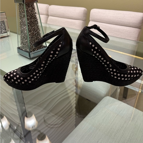 GUESS by Marciano Black and White Polka Dot Heels - Picture 8 of 11